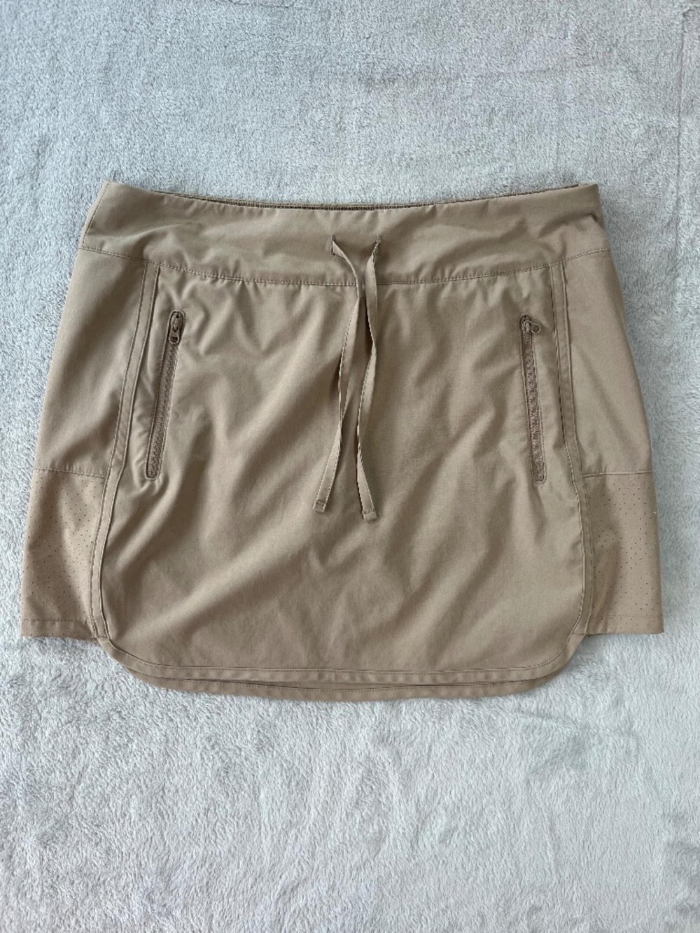 Magellan Outdoors Fish Gear Water Repellent Khaki Skort LIghtweight sz M Active